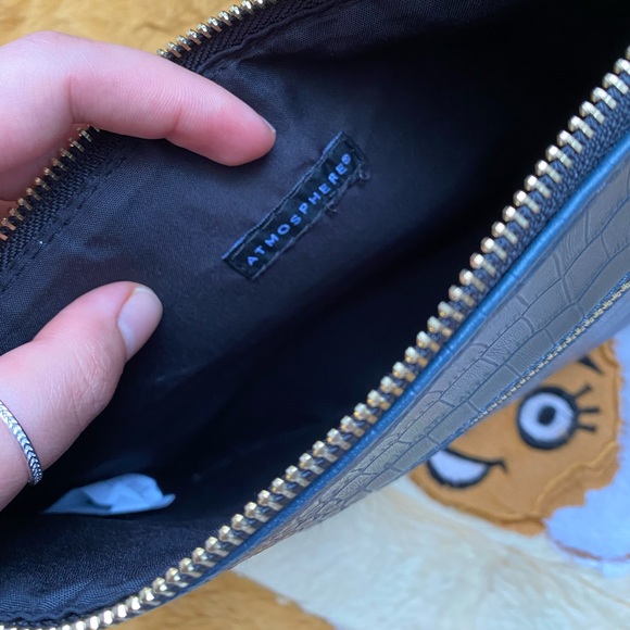 Atmosphere wristlet - Picture 3 of 5